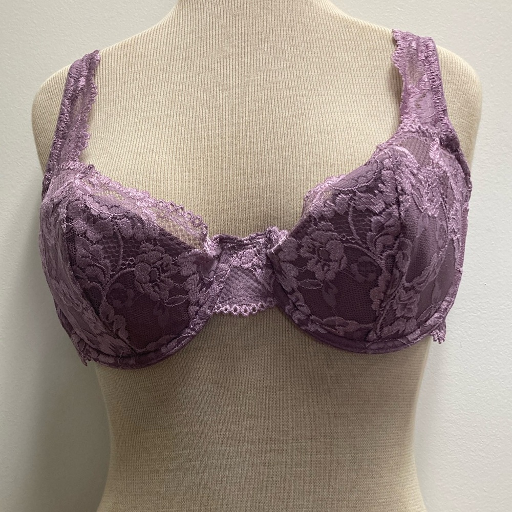 Victoria’s Secret Purple Lace Underwire Bra